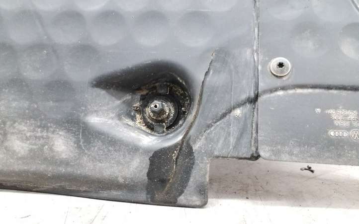 Volkswagen Touran II (2010 - 2016)  1K0825211K Средняя защита дна