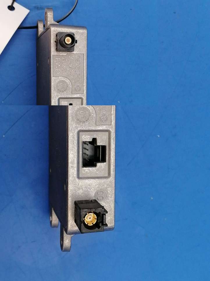 Mercedes-Benz CLS C219 (2003 - 2011)  2118200885 Антенна Bluetooth