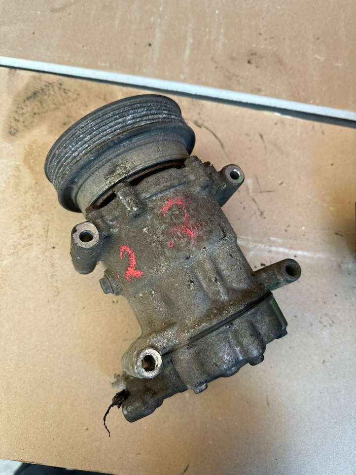 Renault Clio III (2005 - 2012)  8200651251 Компрессор (насос) кондиционера воздуха