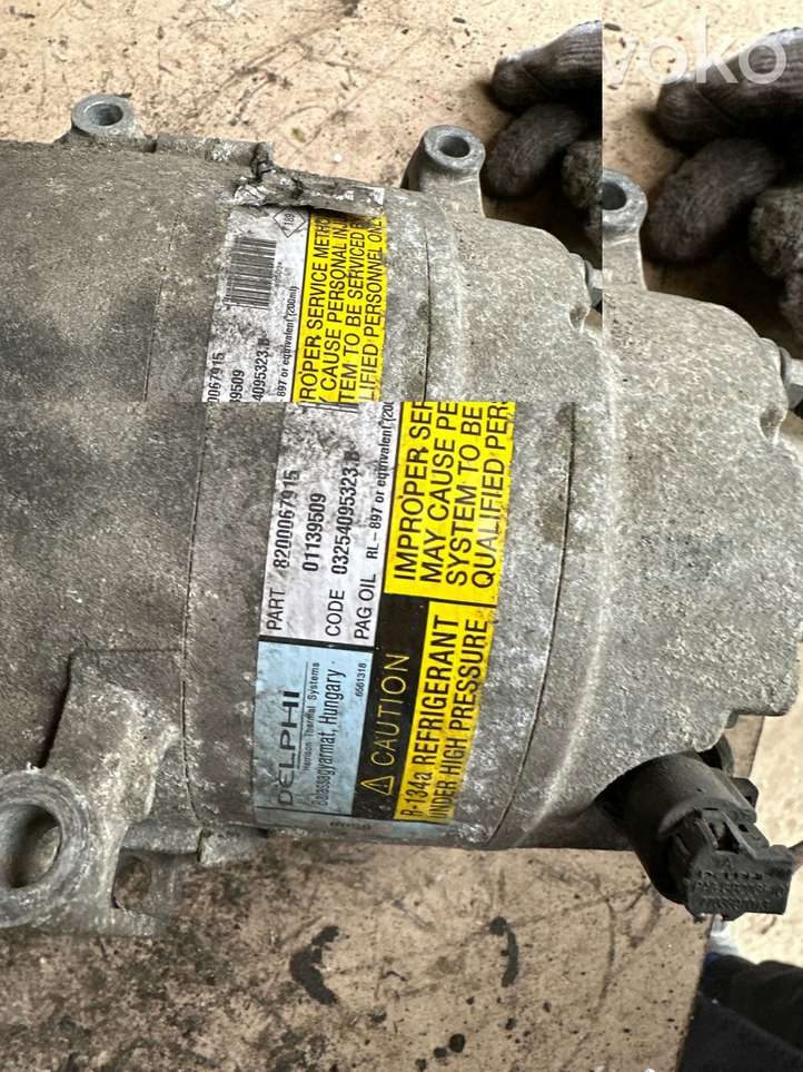 Renault Megane II (2002 - 2005)  6561318 Компрессор (насос) кондиционера воздуха