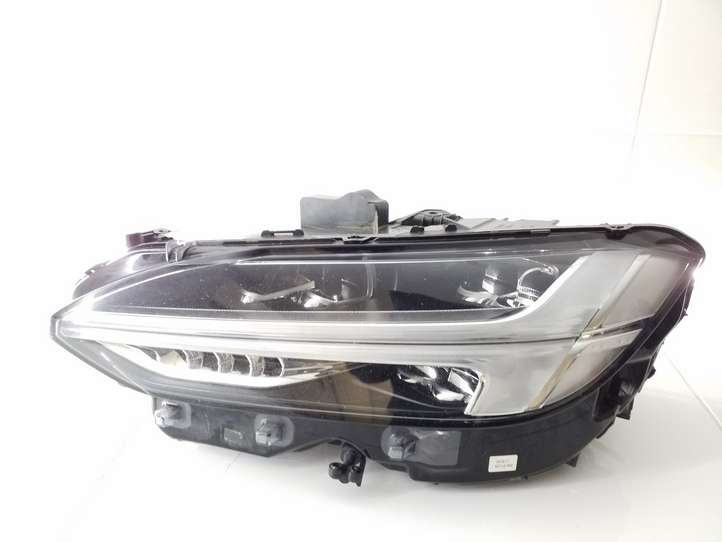 Volvo S90 (2016 - 2020)  31386170 Передняя фара