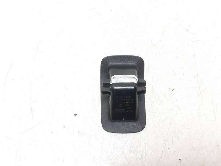 Audi A4 (2015 - 2019)  8W0887233A Заглушка, крышка ISOFIX