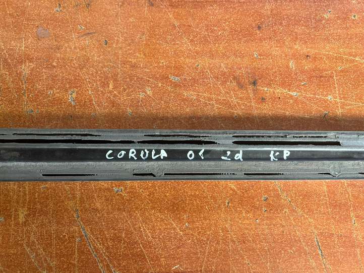 Toyota Corolla E120 E130 (2004 - 2007)  7573202170 Отделка (молдинг) передней двери