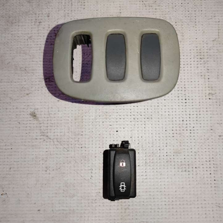 Renault Trafic II (X83) (2002 - 2014)  26488 Включатель центрального замка