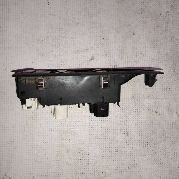 Renault Laguna (2001 - 2005)  8200002445 Кнопка стеклоподъемников