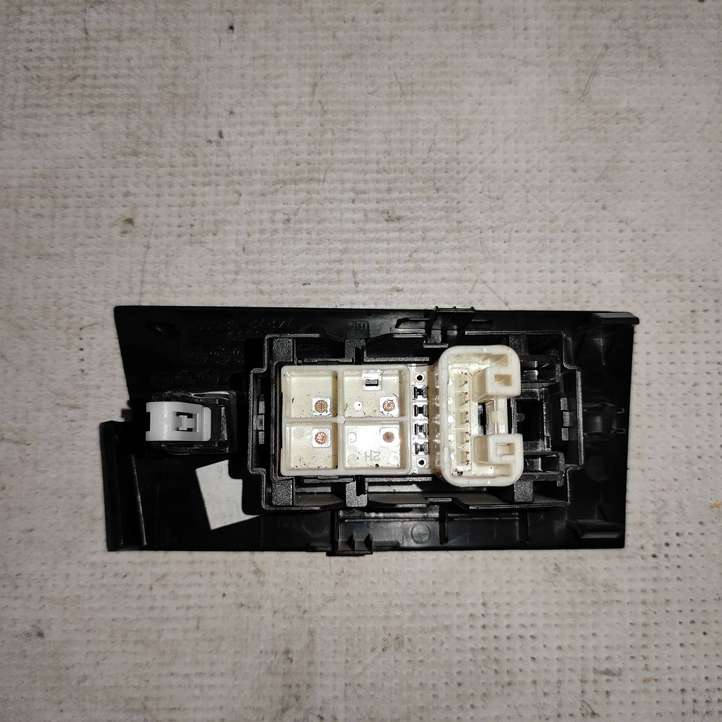 Toyota Corolla E160 E170 (2013 - )  7427202660 Кнопка стеклоподъемников