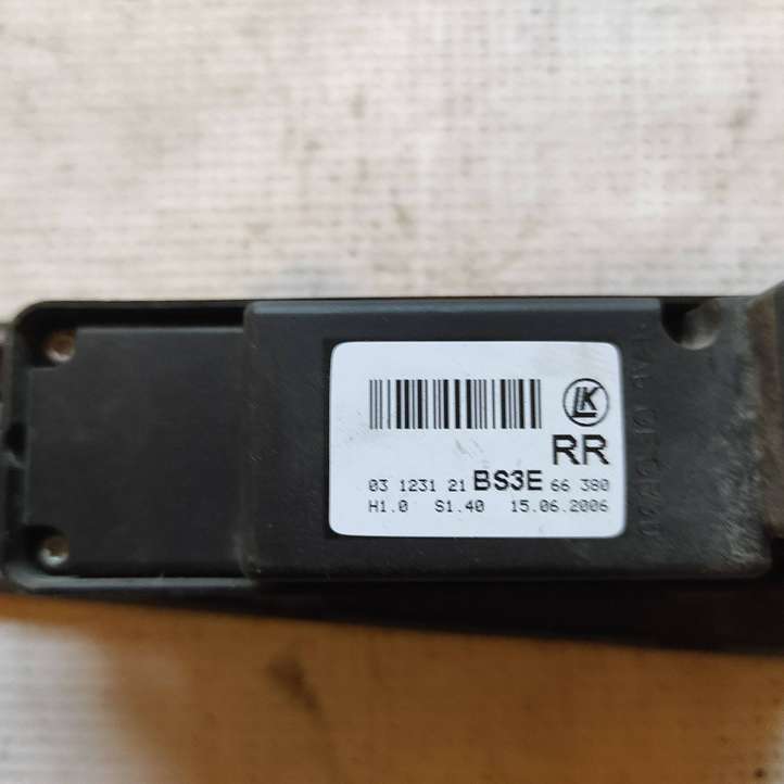 Mazda 3 (2006 - 2009)  BS3H5281J Кнопка стеклоподъемников