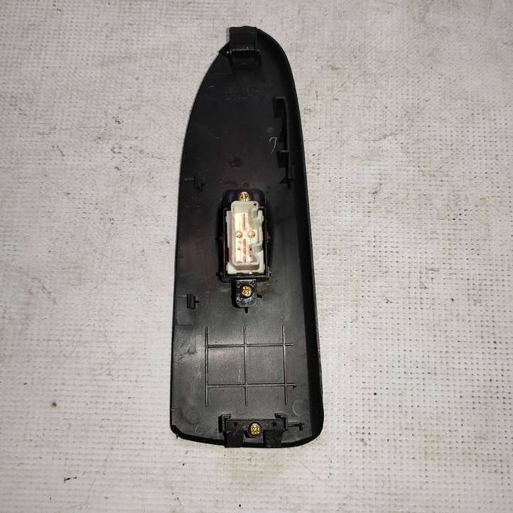 Mazda 626 (1999 - 2002)  GE4V684L1 Кнопка стеклоподъемников
