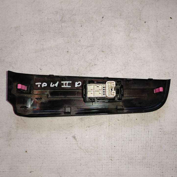 Toyota Camry (2011 - 2017)  7427106280 Кнопка стеклоподъемников