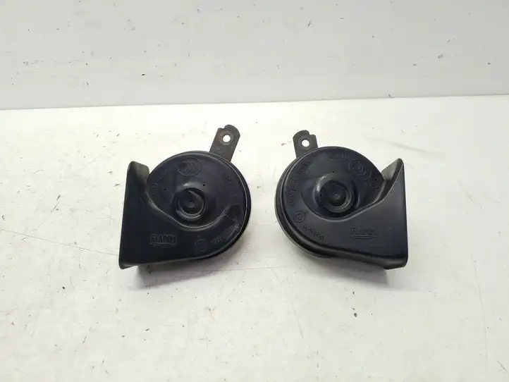 Chrysler Town and Country (2010 - 2016)  05026988AB Звуковой сигнал