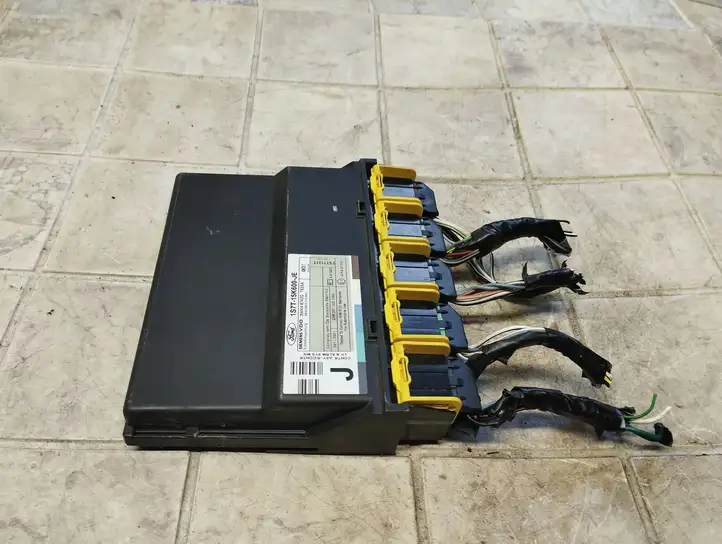 Ford Focus (2005 - 2008) 1S7T15K600JE Модуль комфорта — фото 4