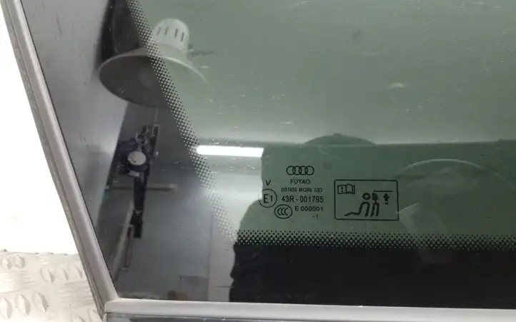 Audi A4 S4 B9 (2015 - 2019) 8W9845297J Заднее боковое стекло — фото 2