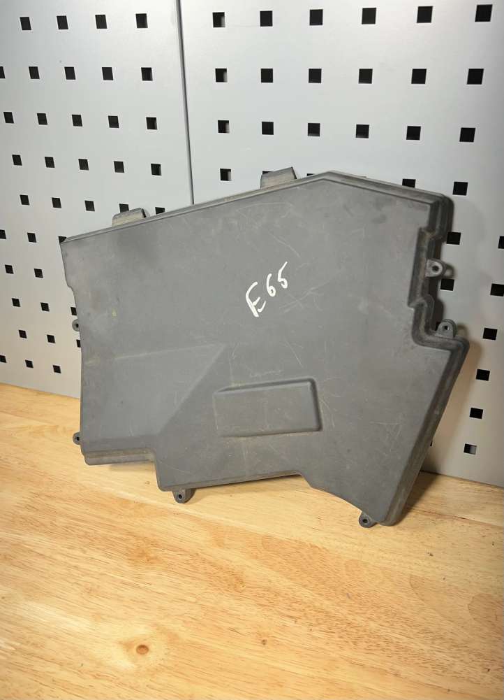 BMW 7 E65 E66 (2001 - 2008)  1714090 Крышка ящика предохранителей