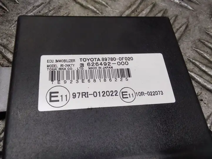 Toyota Corolla Verso AR10 (2004 - 2009) 897800F020 Блок иммобилайзера — фото 3