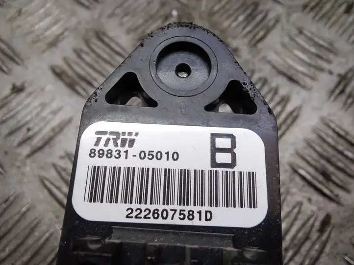 Toyota Corolla Verso AR10 (2004 - 2009) 8983105010 Датчик удара SRS — фото 2