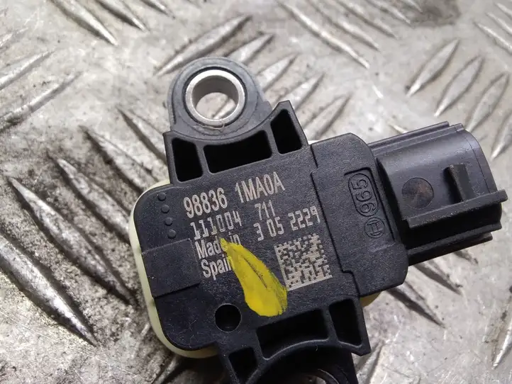 Nissan Leaf I (ZE0) (2010 - 2017) 988361MA0A Датчик удара SRS — фото 3