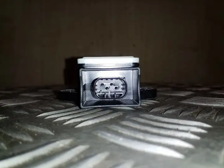 Audi Q5 (2008 - 2012)  8K0907637D Датчик ESP (системы стабильности) (датчик курсовой устойчивости))