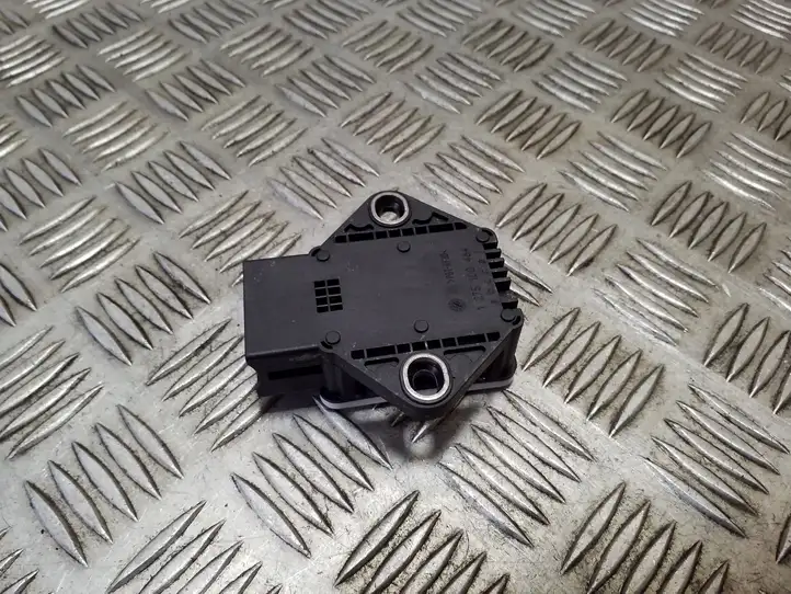 Audi Q5 (2008 - 2012)  8K0907637D Датчик ESP (системы стабильности) (датчик курсовой устойчивости))