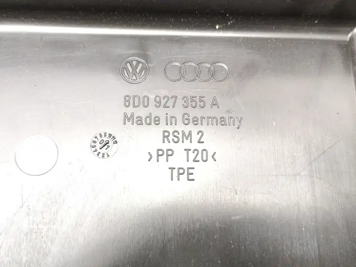 Audi A6 S6 C5 4B (2001 - 2004) 8D0927613 Крышка ящика предохранителей — фото 4