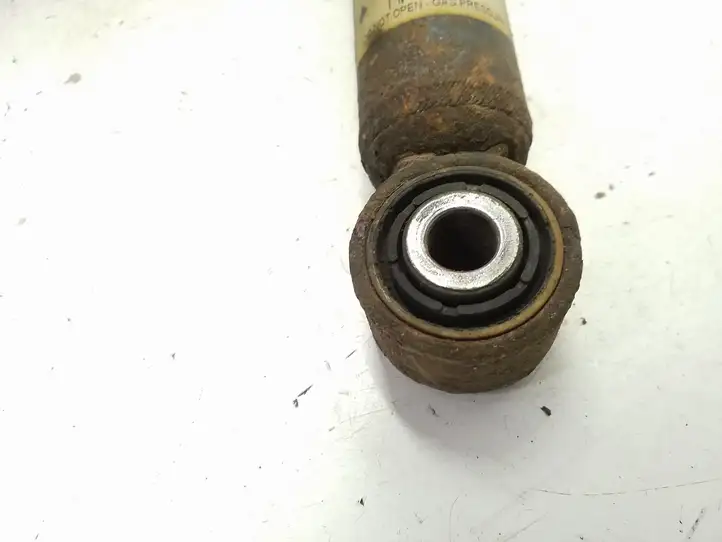 Volkswagen Tiguan (2011 - 2016)  5N0512011BB Задний амортизатор с пружиной