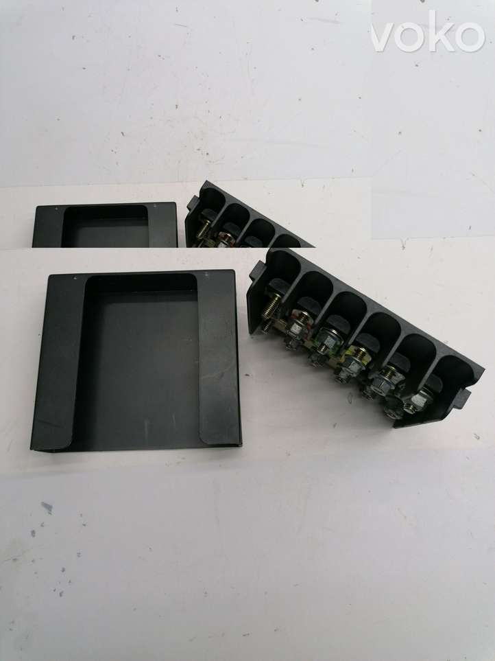 Mercedes-Benz Vaneo W414 (2001 - 2005)  A0035453501 Узел подключения плюсовых проводов