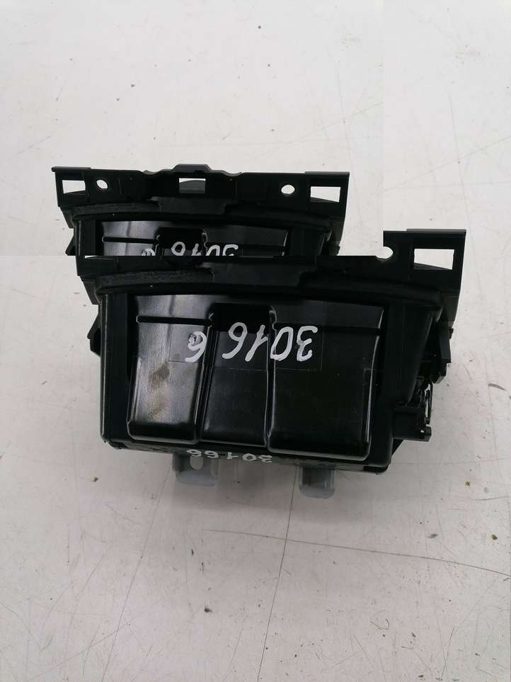 Mazda 3 (2006 - 2009)  BP4K55211 Пепельница