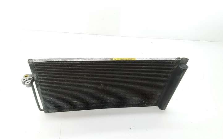 BMW 5 E60 E61 (2004 - 2010)  9122827 Радиатор охлаждения кондиционера воздуха