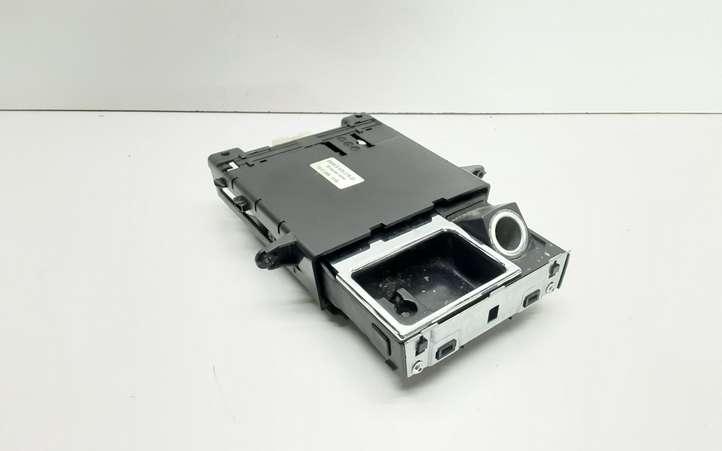 BMW 5 E60 E61 (2004 - 2010)  6976376 Пепельница