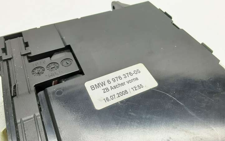 BMW 5 E60 E61 (2004 - 2010)  6976376 Пепельница