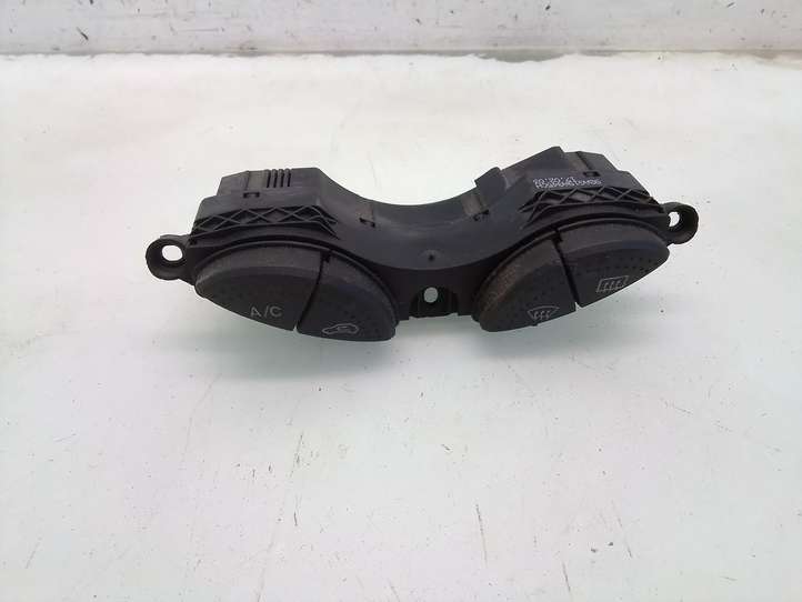 Ford Focus (1998 - 2004)  98AG19A945CH Включатель обогрева стекла с помощью электричества