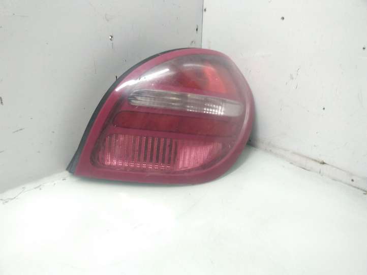 Nissan Almera N16 (2000 - 2010)   Задний фонарь в кузове