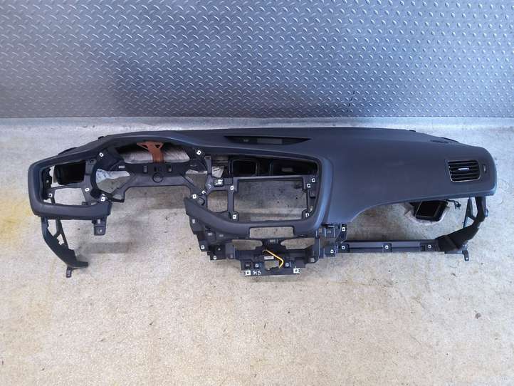 Kia Ceed (2015 - 2018)  84710A2000WK Панель