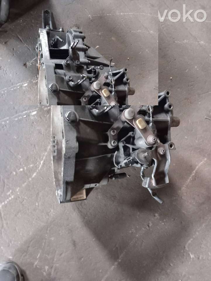 Hyundai Santa Fe (2005 - 2009)  4300038070 Механическая коробка передач, 5 передач