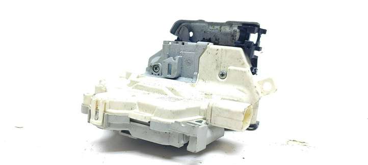 Audi A4 (2015 - 2019)  4G0839015F Замок задней двери