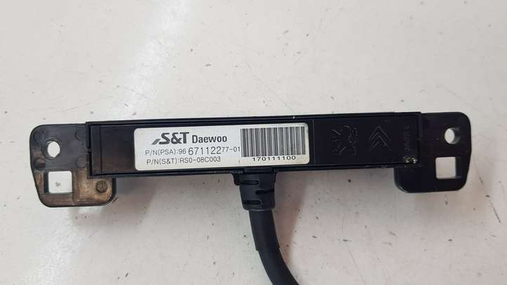 Peugeot 5008 (2009 - 2013)  9667112277 Разъем AUX