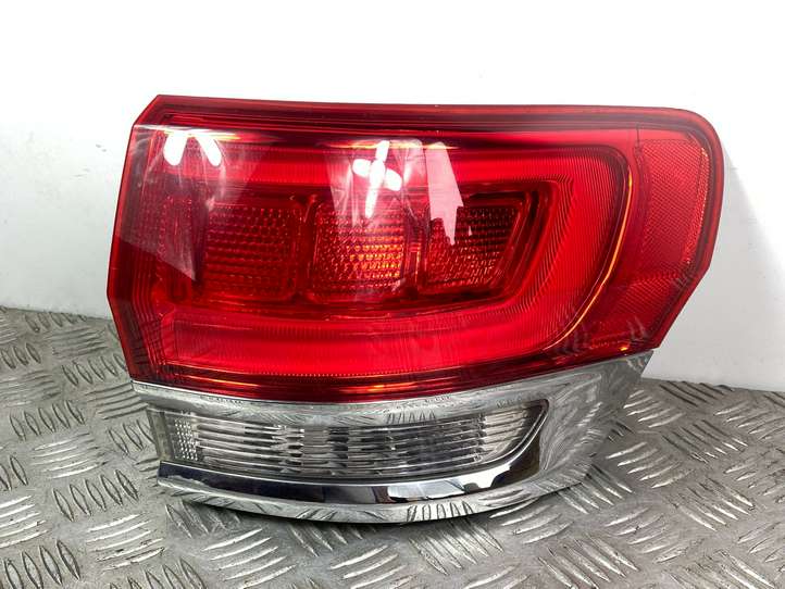 Jeep Grand Cherokee (2010 - 2021)  P68110000AD Задний фонарь в кузове
