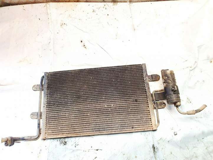 Volkswagen Golf IV (1998 - 2005)  1j0820411l Радиатор охлаждения кондиционера воздуха