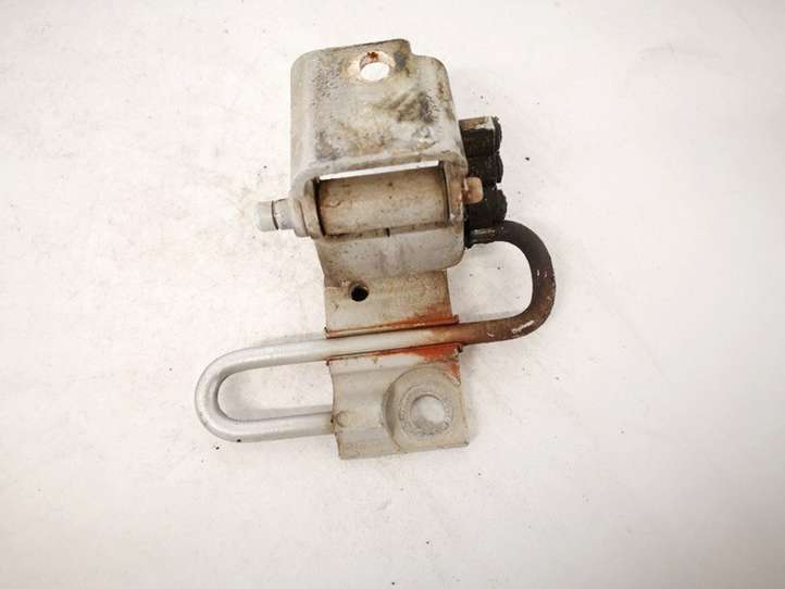 Volkswagen Touran I (2003 - 2010)  1t0831411a Верхняя петля передней двери