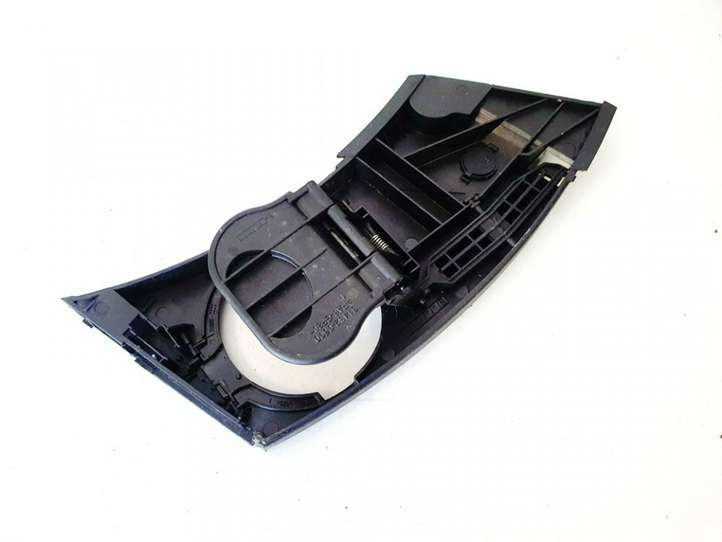 BMW 5 E60 E61 (2004 - 2010)  314320600 Передний держатель чашки