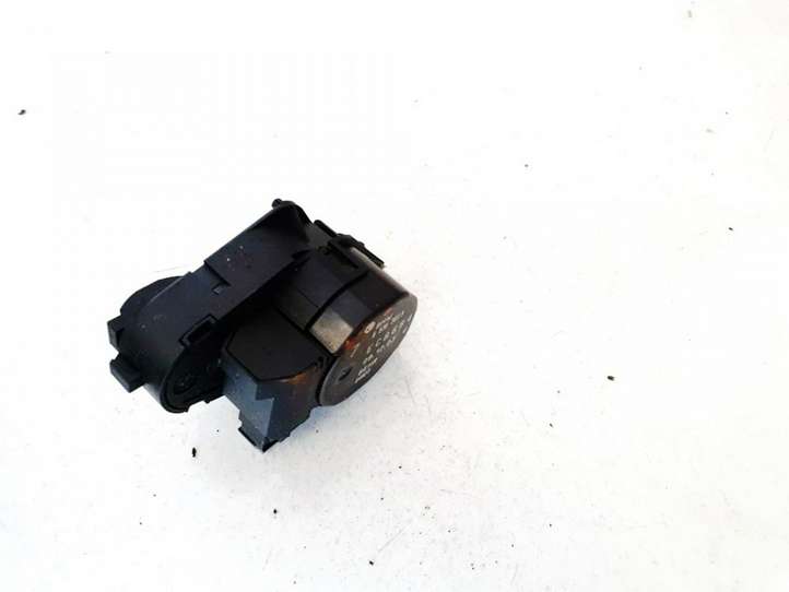 BMW 5 E60 E61 (2004 - 2010)  69303039 Двигатель задвижки потока воздуха