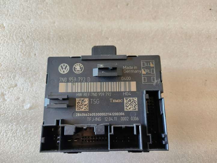 Skoda Yeti (2009 - 2012)  7N0959792D Блок управления дверью
