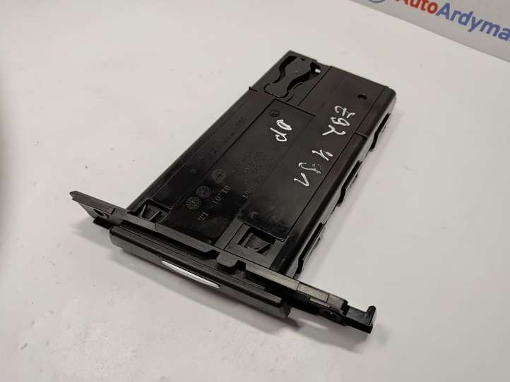 BMW M3 E92 (2007 - 2013)  51457127461 Передний держатель чашки