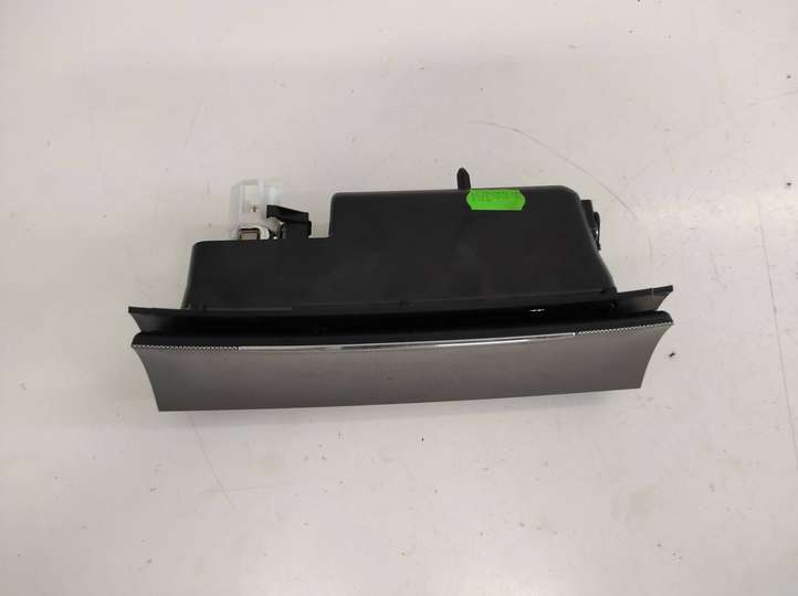 Volkswagen PASSAT B6 (2005 - 2010)  3C0863284 Пепельница
