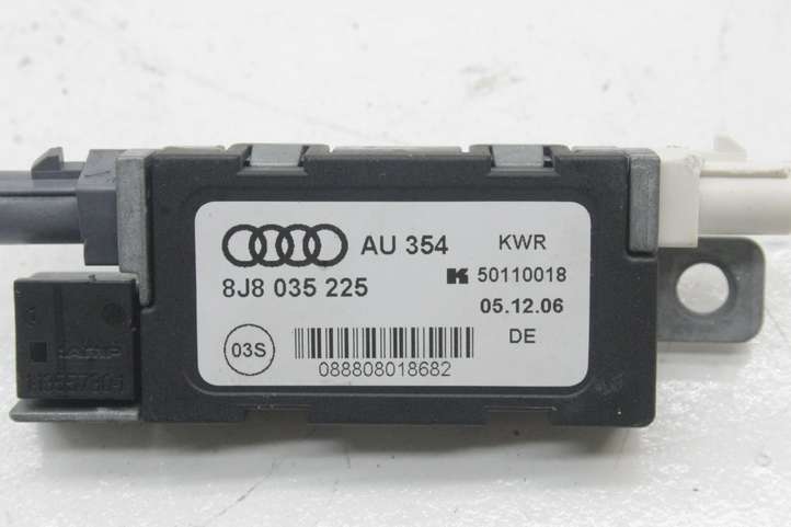 Audi TT (2006 - 2010)  8J8035225 Усилитель антенны