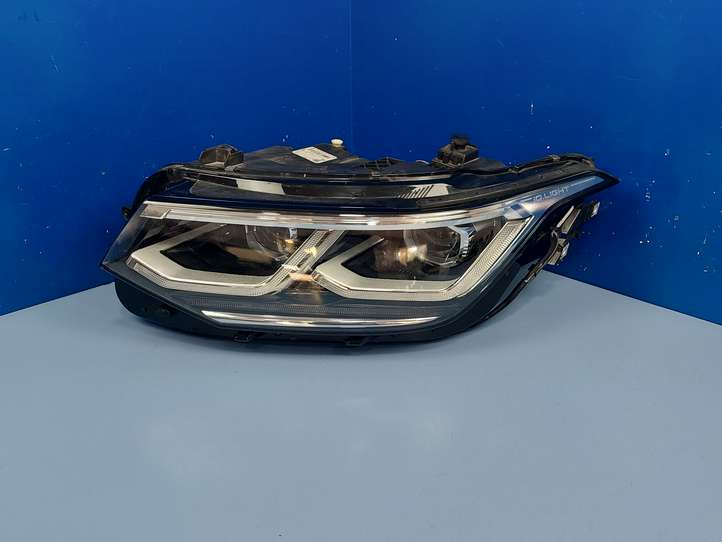 Volkswagen Tiguan (2020 - 2024)  5NB941081C Передняя фара