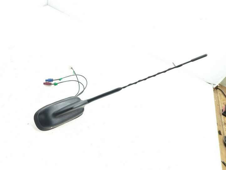 Volkswagen Tiguan (2007 - 2011)  1K0035501F Антенна (антенна GPS)