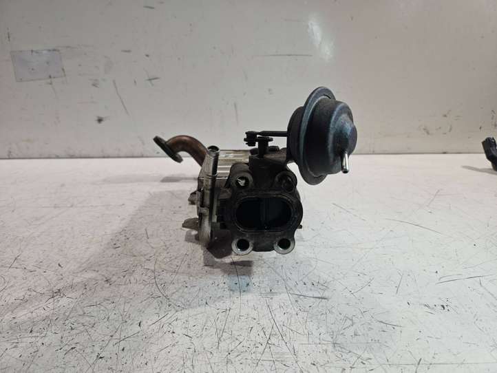 Toyota Avensis T250 (2006 - 2009)  256010r020 Охладитель EGR