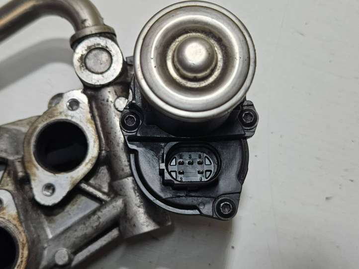 Volkswagen Golf VI (2009 - 2013)  03L131512DP Охладитель EGR
