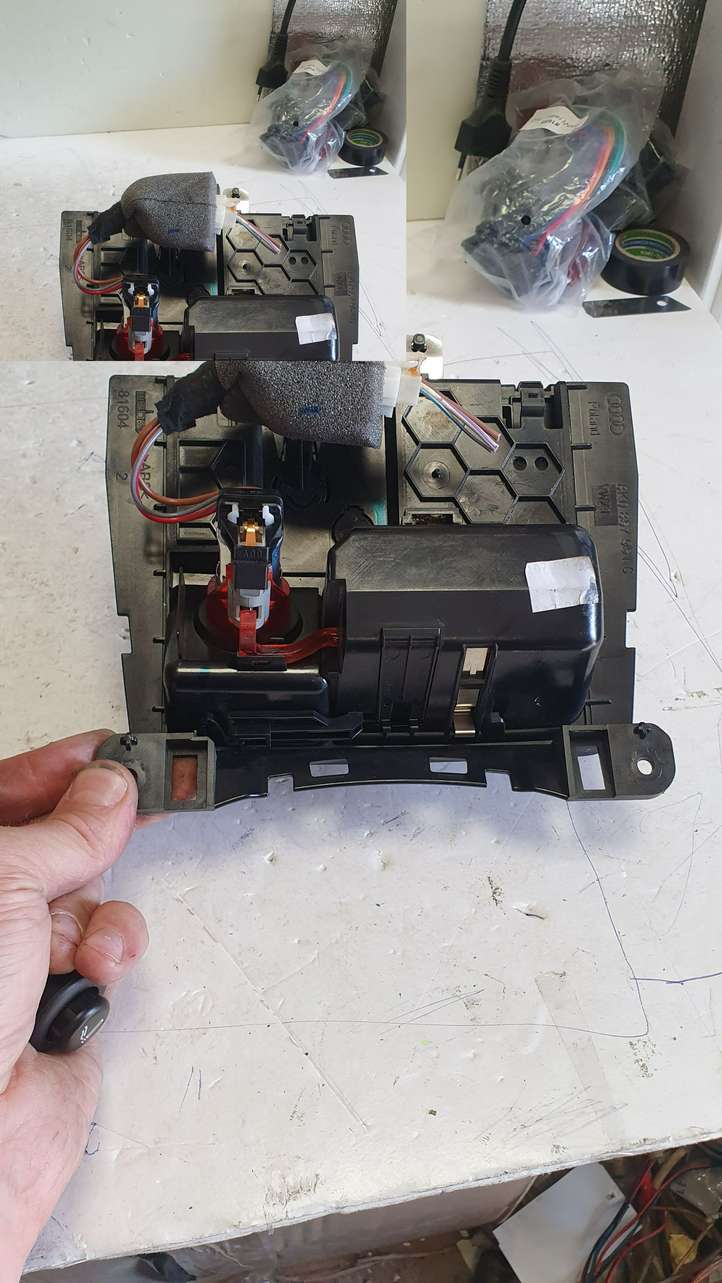 Audi A4 (2011 - 2015)  8K0857951C Пепельница