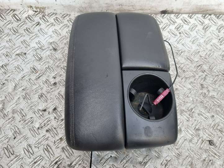 Audi Q7 (2005 - 2009)  4L1864207 Подлокотник
